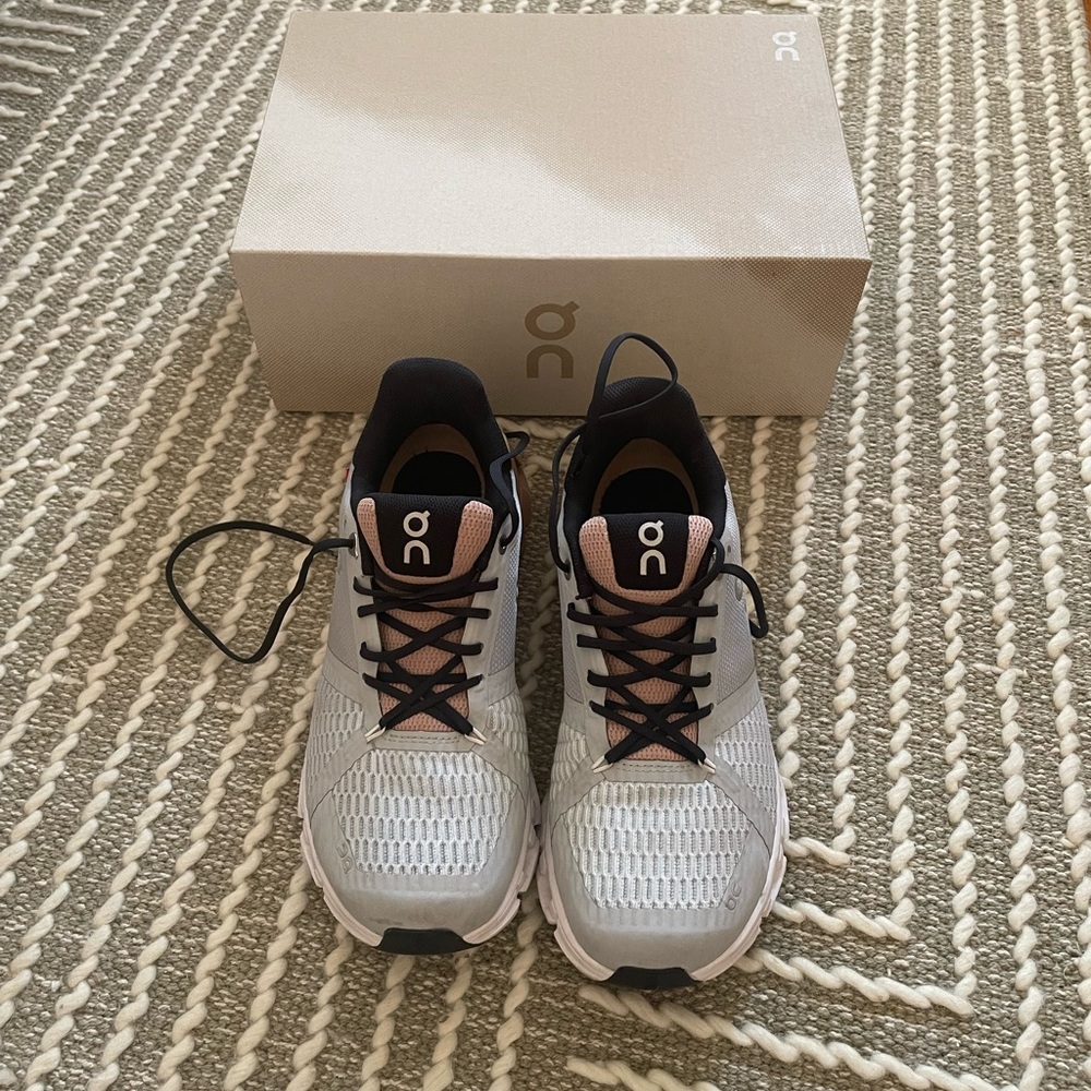 Women’s On Cloud | Cloudflyer Running Sneakers Size 7